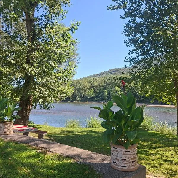 Drinski sjaj, hotell sihtkohas Ljubovija