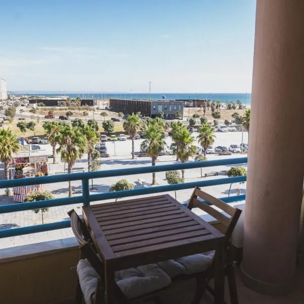 Beach Front Flat With Ocean View, hôtel à Costa da Caparica