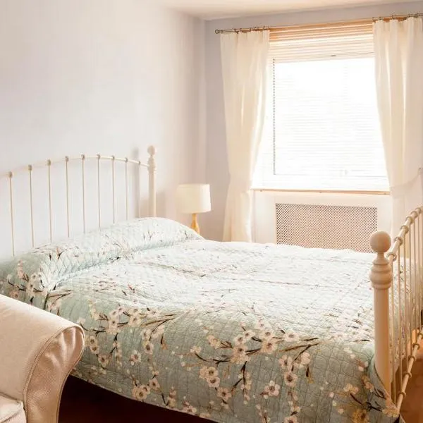 Cosy 3 Bed in the heart of Chester, hotel in Chester