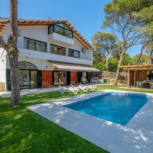 Villa Can Reig Tamariu, next to the beach, hôtel à Tamariu