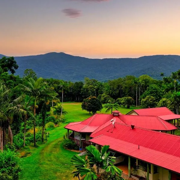 Ahana Hillside - Scenic Stay Near Cairns, hotel v destinaci Aloomba