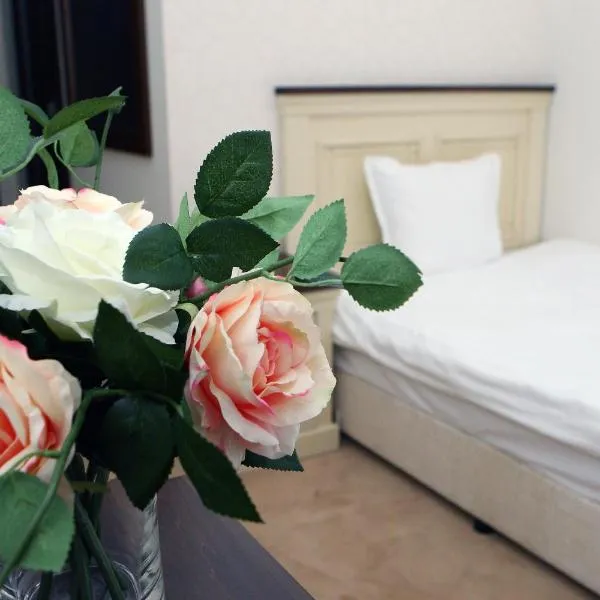 Hotel Par Avion, Hotel in Aprilzi