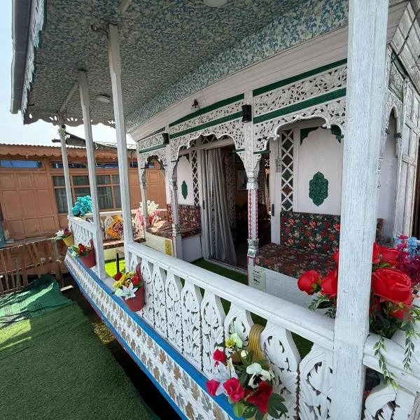 Houseboat Lakeview Retreat, khách sạn ở Srinagar