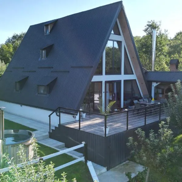 Cabana Serenity - A-frame, ξενοδοχείο σε Pucheni