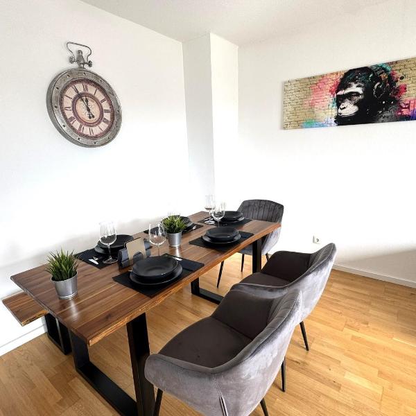 Gehobenes Wohnen mit Balkon, Parkplatz und keine 10 Minuten in die City
