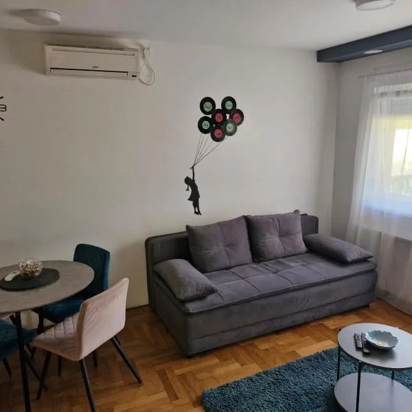 Apartman Vinyl - self check-in, Hotel in Osijek