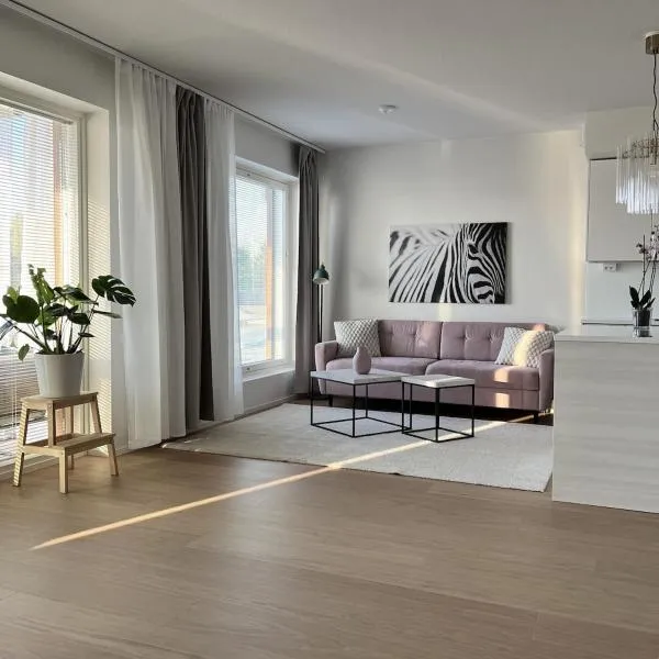 New apartment with sauna, lake and beach, hotel v destinaci Tampere