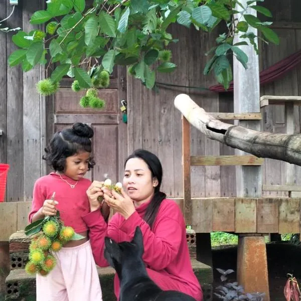 Ratanakiri Farmhouse & Trekking, hotel in Banlung