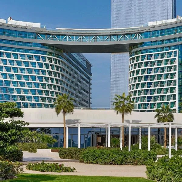 Spacious 1 bed with seaview in Seven Palm - Palm Jumeirah - IQPRO Holidays, hôtel à Dubaï