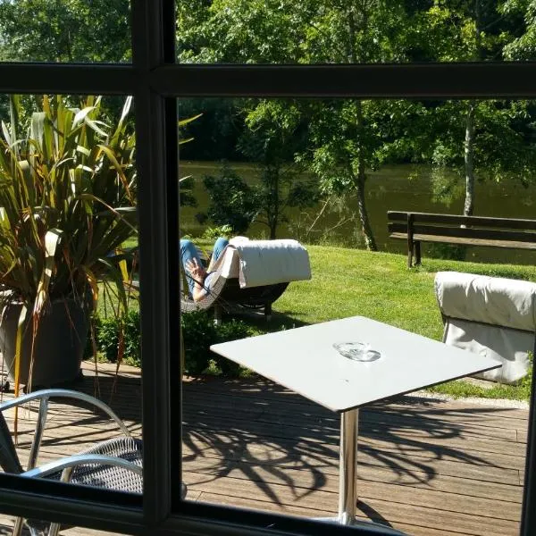 Logis Auberge De La Riviere, hôtel à Velluire