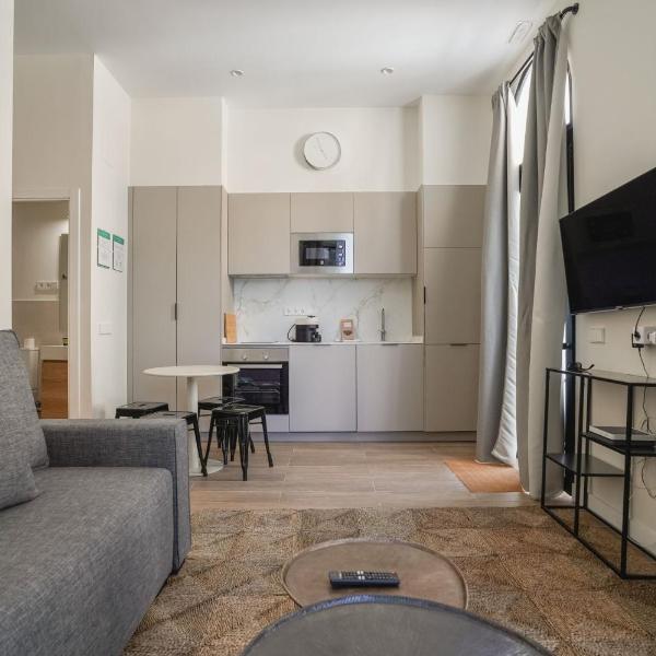 Modern apartment-2Bedrooms 2Bathrooms-Bernabéu, Madryt