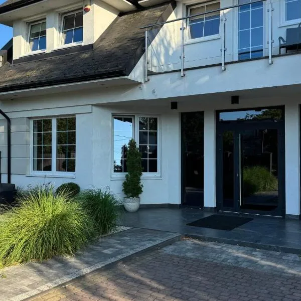 Hotelik - Modlin Airport, hotel in Nowy Dwór Mazowiecki