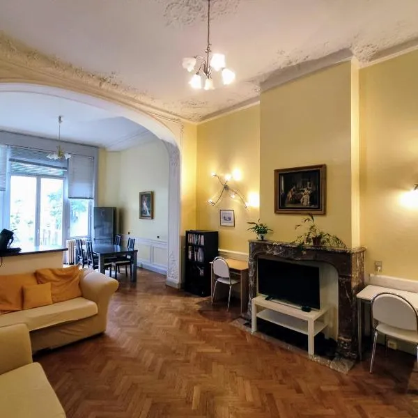 Bright 1BR with terrace near Montgomery – hotel w Brukseli