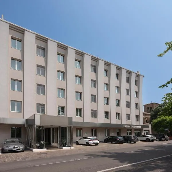 Hotel Toscanini,位于帕尔马的酒店