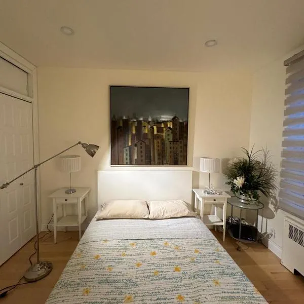 Charming Home Park View Family-Ready, hotel en Montreal