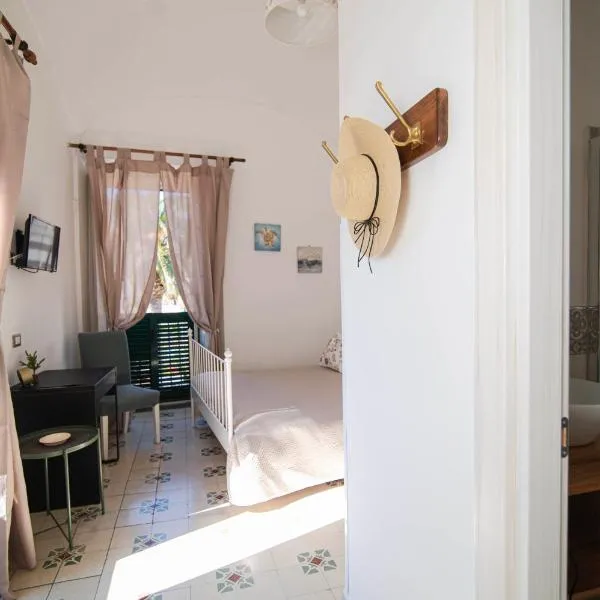 Domus Linda B&B, hotelli kohteessa Ischia
