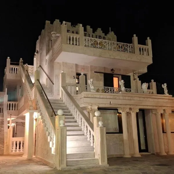 Castellino Studios, ξενοδοχείο στο Φαληράκι