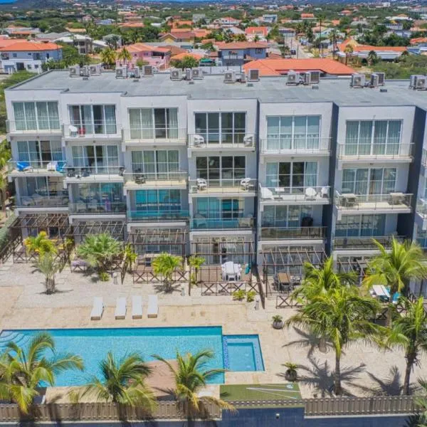 3-Suite Condo Steps to Palm Beach, hotel em Palm Beach