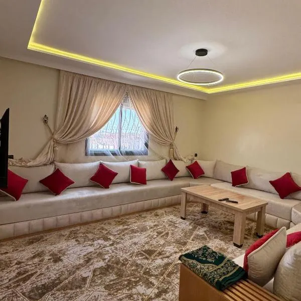 Cozy Bright Family Apartment Near City Center, hotel in Tagadirt