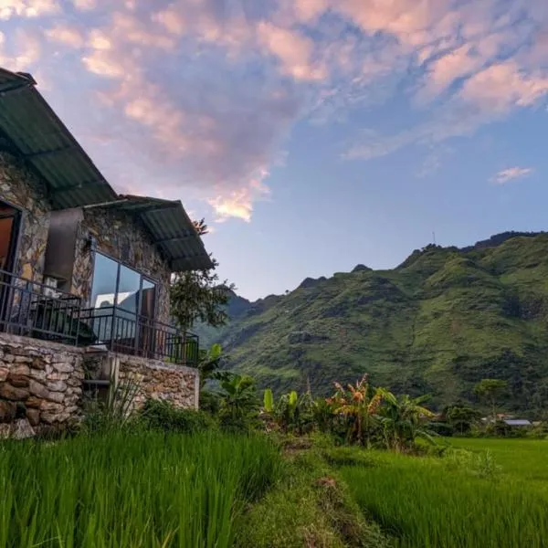 Du Già Khánh Chung homestay, hotel v destinaci Yên Minh