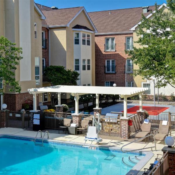 Homewood Suites by Hilton Kansas City Airport, Kansas City