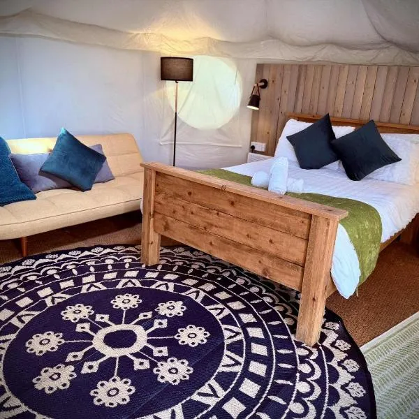 Between Rivers Camping @ The Old George Inn, hôtel à Sykehouse