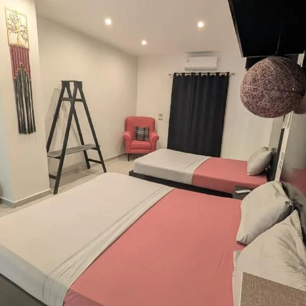 Hostify Hostel and Rooftop，位于赫尔格达的酒店