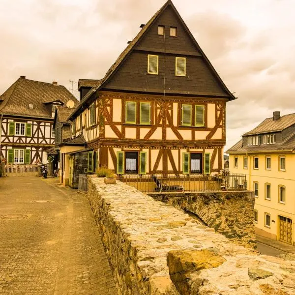 Pension bei Goscha mit Schlossblick, Hotel in Braunfels