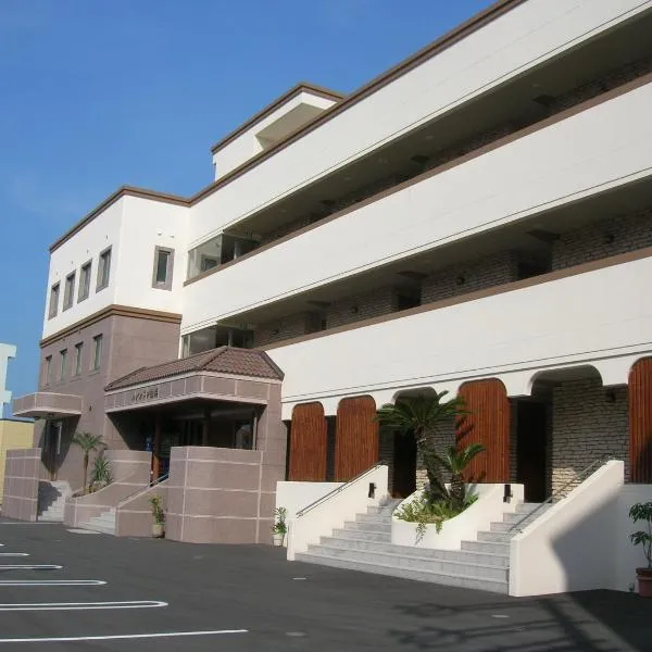 Hotel Luandon Shirahama، فندق في شيراهاما