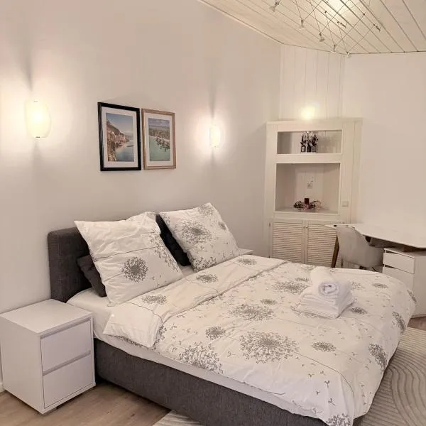 Bungalow sunshine, Hotel in Weilerswist