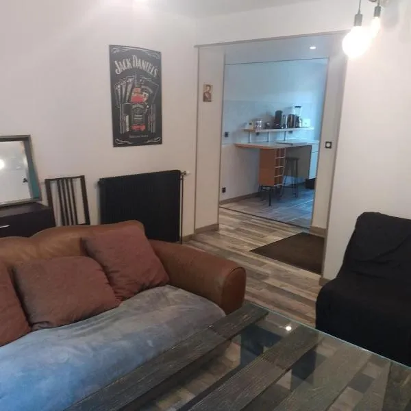 Appartement dans copropriété arborée, hotel u gradu 'Saint-Jacques-de-la-Lande'