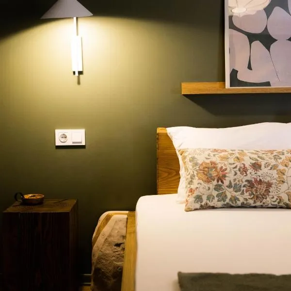 Ruby Hostel - Lux Group Dorm Rooms, ξενοδοχείο στο Κουτάισι