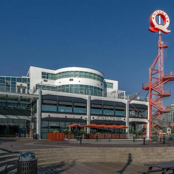 Coast Lonsdale Quay Hotel, מלון בנורת' ונקובר