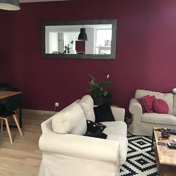 Loft 11 personnes Sauna Jacuzzi, hotel em Mouscron