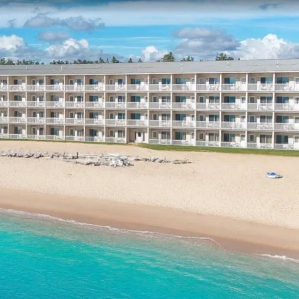 Mackinaw Beach and Bay Inn & Suites, хотел в Макино Сити