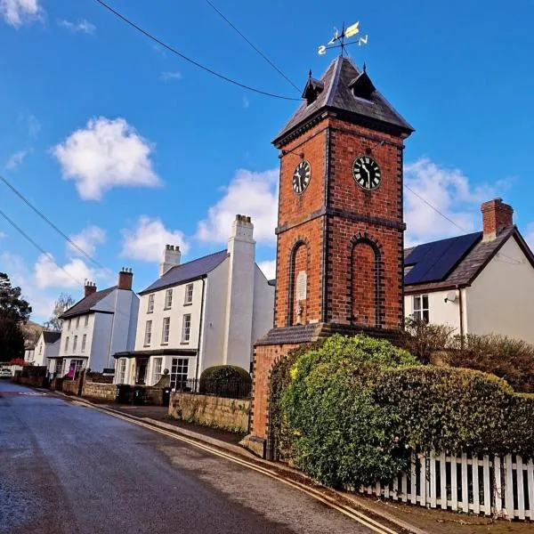 Whitchurch Clock Tower Apartment, hotel v destinaci Ross-on-Wye