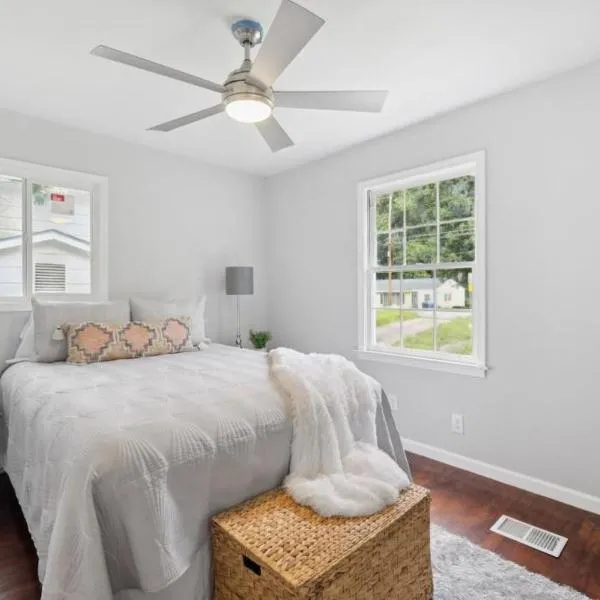 Atlanta Sports Retreat 15 min to Mercedes Benz,位于亚特兰大的酒店