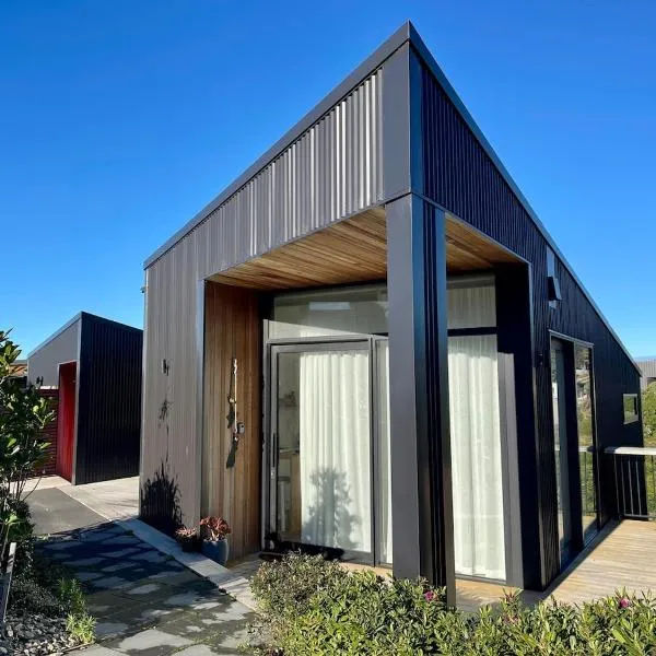 Architectural guest house in St Clair, hotel em Dunedin