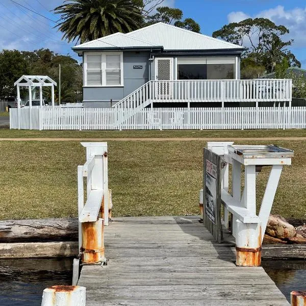 RIVERBANK COTTAGE, hotel v destinaci Sussex inlet
