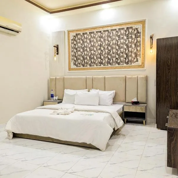 Hotel SkyLIT - Airport Branch Karachi, hotell i Karachi