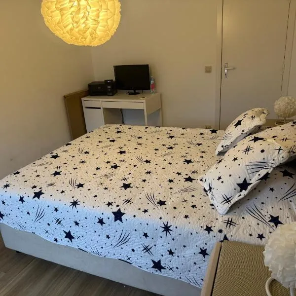 Luxurious apartment in Auderghem, Hotel in Brüssel