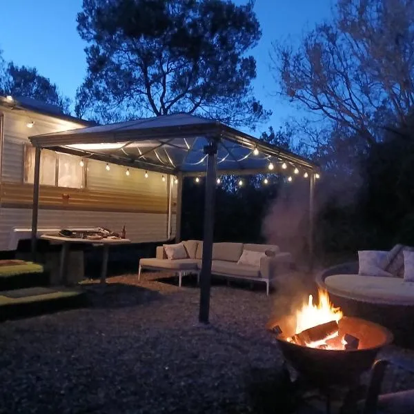 Back Beach Beryl Ocean Bay Getaway PL, hotel in Fingal