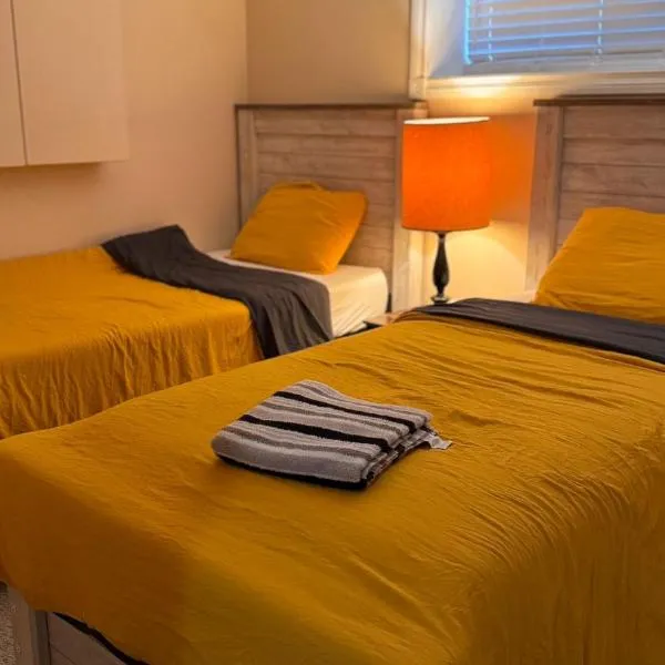 Calgary Super Cozy Guest Rooms Near Banff, Hotel in Calgary