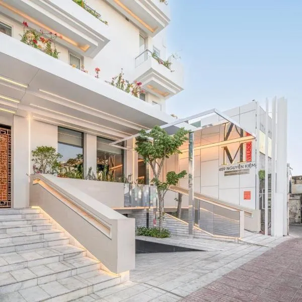 M Village Nguyễn Kiệm - Cosmo Airport Hotel，位于胡志明市的酒店
