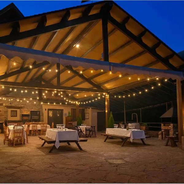 Albergue La Escuela de Liri, hotel in Lirí