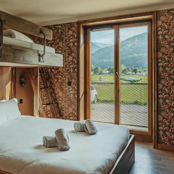 La Tour de Contrôle - Hébergements Autonomes, Hotel in Challes-les-Eaux