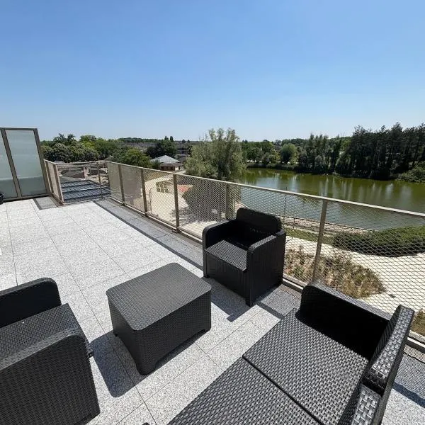 Roof Top - 5 min de la gare, hôtel à Savigny-le-Temple