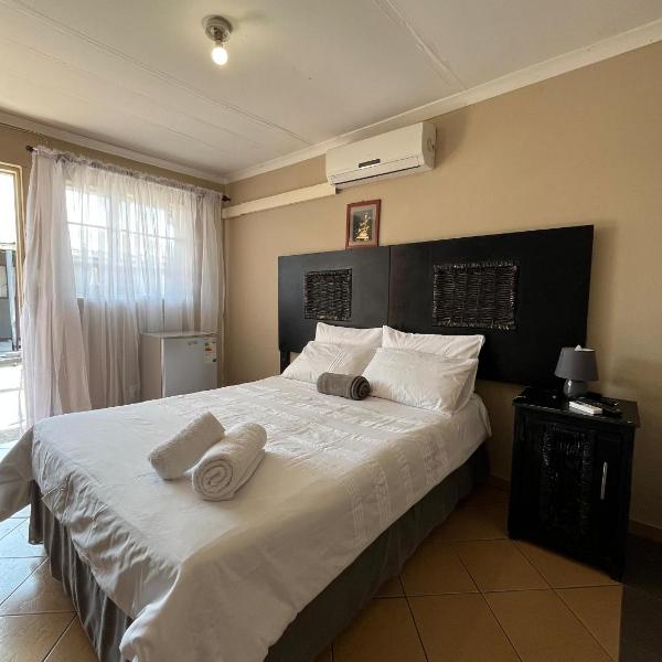 Satoka Guest House, Рунду