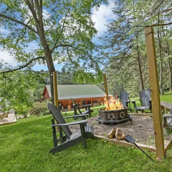Stargazing Dome cabin with Sauna, Hot Tub, Game Rm, King Bed, hotel a Logan