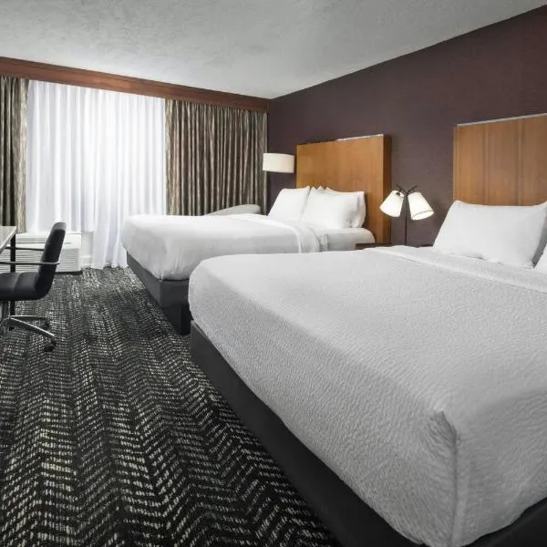 堪萨斯城机场福朋喜来登酒店，位于堪萨斯城的酒店